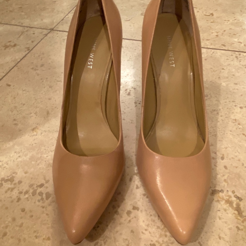 Nine West Nude Pumps - Size 9.5